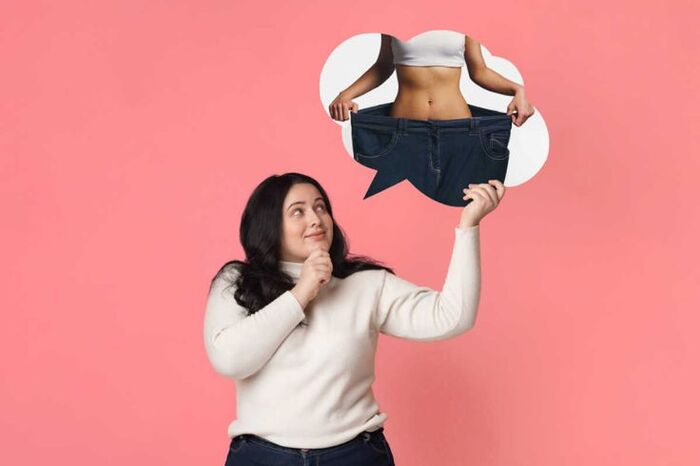 cà phê đen chứa rất ít calo phù hợp với chế độ ăn kiêng