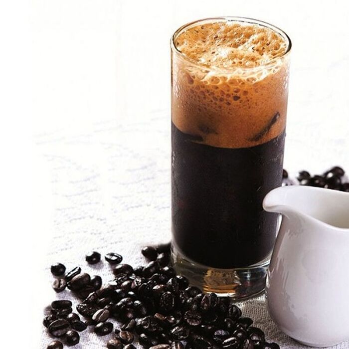 dùng cà phê đen nguyên chất không đường hỗ trợ quá trình giảm cân
